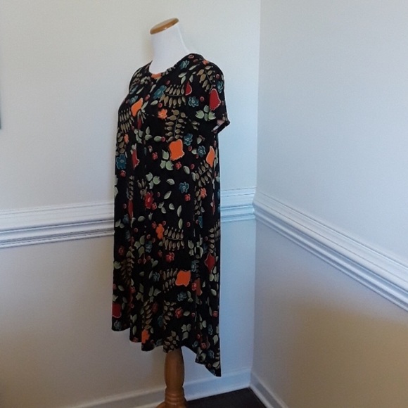 LuLaRoe Dresses & Skirts - Lularoe Carly Dress S